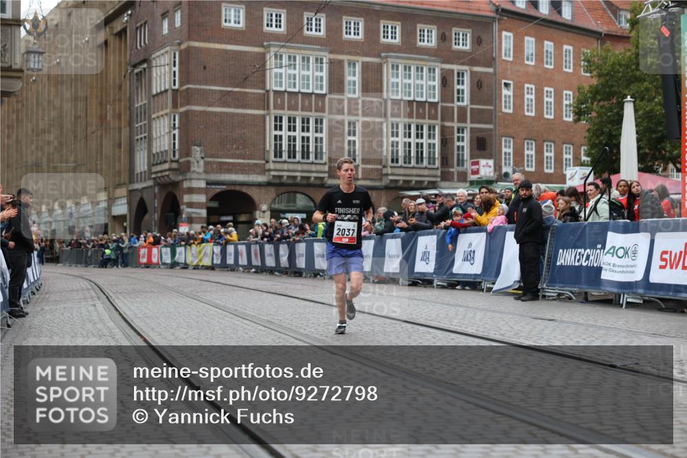 05.10.2025 - 20. swb-Marathon Bremen Yannick Fuchs http://msf.ph/oto/9272798 05.10.2025 12:20:29 Ziel  meine-sportfotos.de