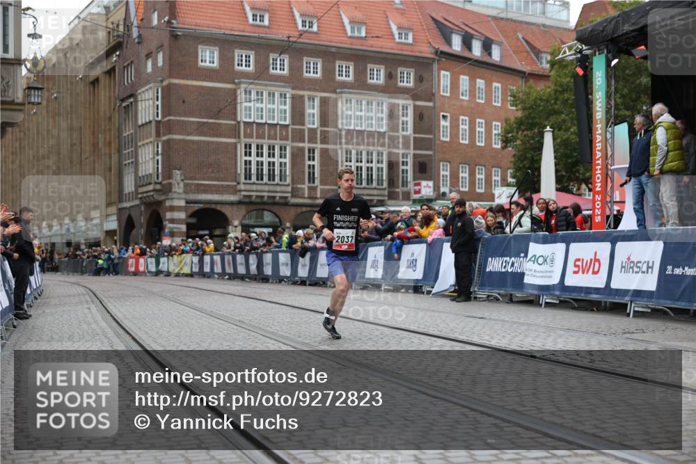 05.10.2025 - 20. swb-Marathon Bremen Yannick Fuchs http://msf.ph/oto/9272823 05.10.2025 12:20:30 Ziel 2037 meine-sportfotos.de