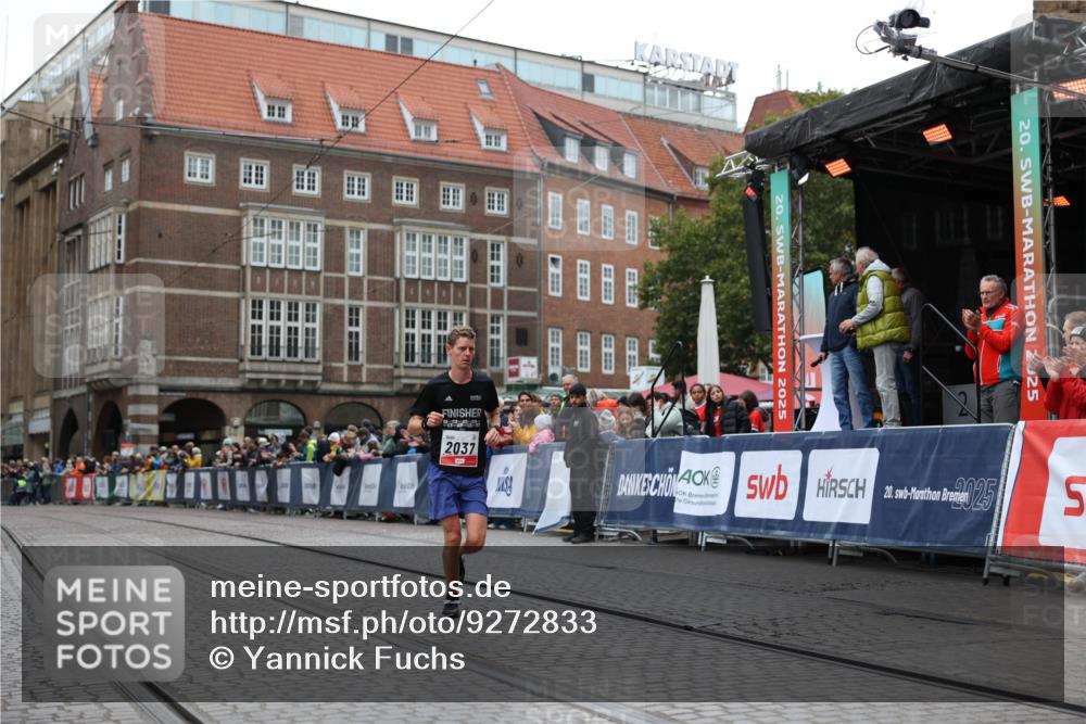 05.10.2025 - 20. swb-Marathon Bremen Yannick Fuchs http://msf.ph/oto/9272833 05.10.2025 12:20:30 Ziel 2037 meine-sportfotos.de