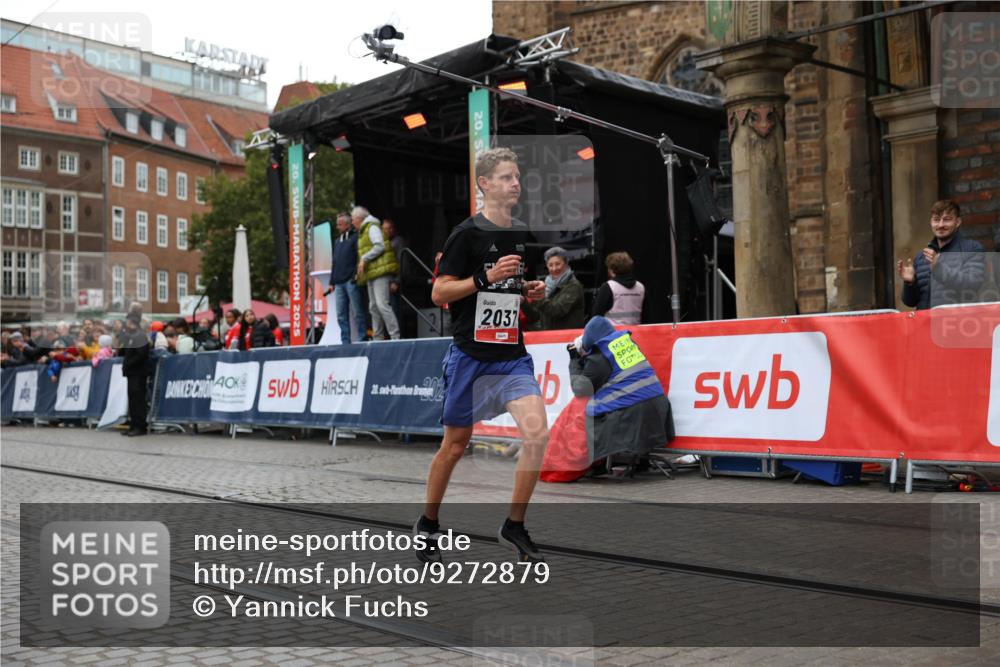 05.10.2025 - 20. swb-Marathon Bremen Yannick Fuchs http://msf.ph/oto/9272879 05.10.2025 12:20:31 Ziel 2037 meine-sportfotos.de
