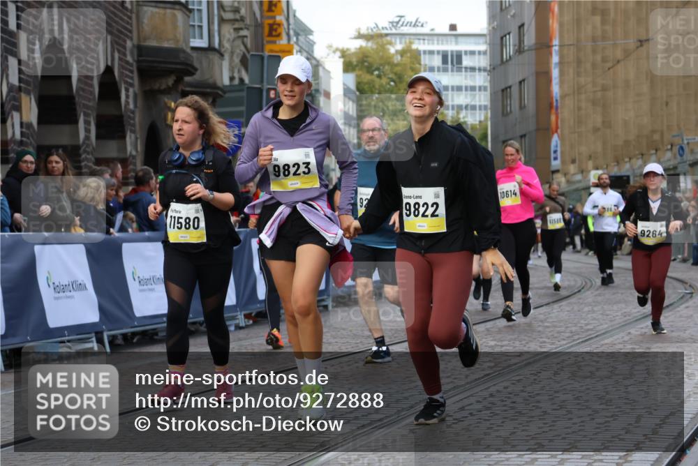 05.10.2025 - 20. swb-Marathon Bremen Strokosch-Dieckow http://msf.ph/oto/9272888 05.10.2025 11:11:10 Ziel 8865, 9245, 9264, 9273, 9479, 9664, 9822, 9823, 9836, 9837, 9948, 10183, 10614, 11158, 11257, 11568, 11578, 11580 meine-sportfotos.de