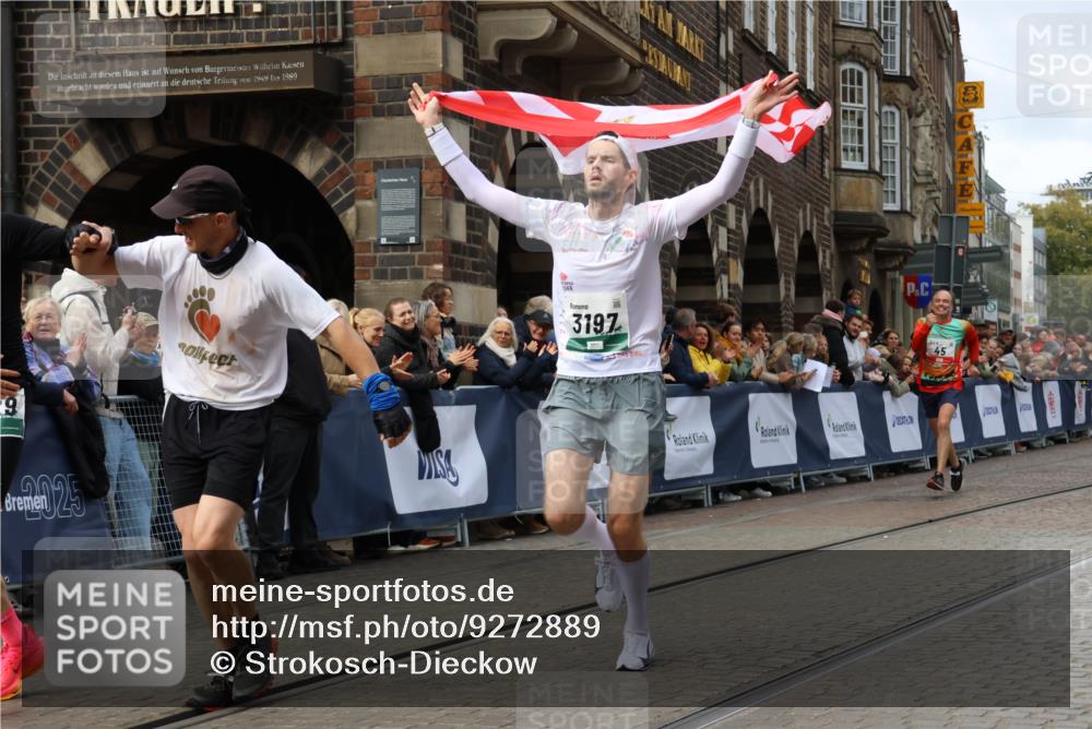 05.10.2025 - 20. swb-Marathon Bremen Strokosch-Dieckow http://msf.ph/oto/9272889 05.10.2025 13:03:02 Ziel 45, 2036, 2141, 2939, 3197, 4629, 7675 meine-sportfotos.de