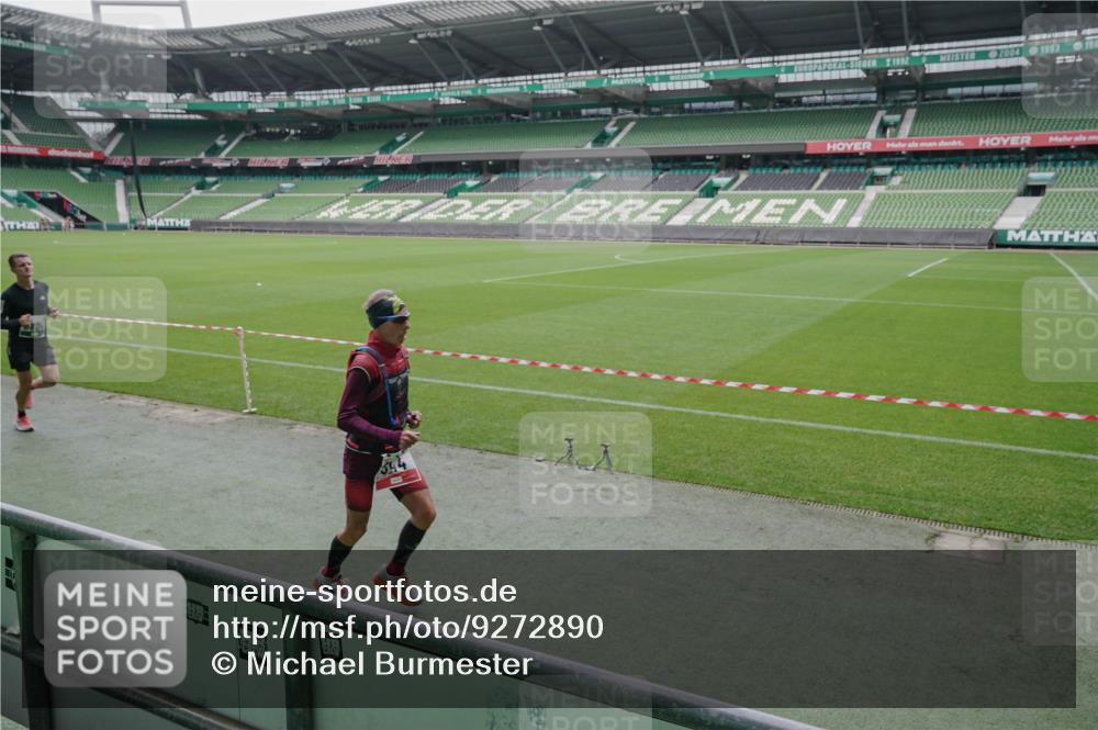 05.10.2025 - 20. swb-Marathon Bremen Michael Burmester http://msf.ph/oto/9272890 05.10.2025 12:47:37 Laufen im Stadion 223, 265, 344, 346, 391, 442, 505, 545, 564, 656, 770, 862, 1205, 1526, 1635, 1642, 1646, 2360, 2472, 2482, 2613, 2656, 2872, 2939, 3061, 4215, 4255, 4291, 4313, 4966, 4988, 5656, 5831, 6295, 6804, 7070, 7170, 7176, 7492, 7900, 8013, 502, 545, 609, 818, 862, 1246, 1521, 3084, 4848, 7583 meine-sportfotos.de