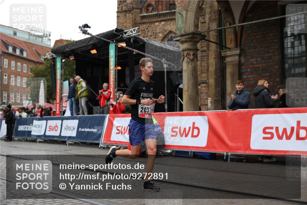 05.10.2025 - 20. swb-Marathon Bremen Yannick Fuchs http://msf.ph/oto/9272891 05.10.2025 12:20:32 Ziel 2037 meine-sportfotos.de