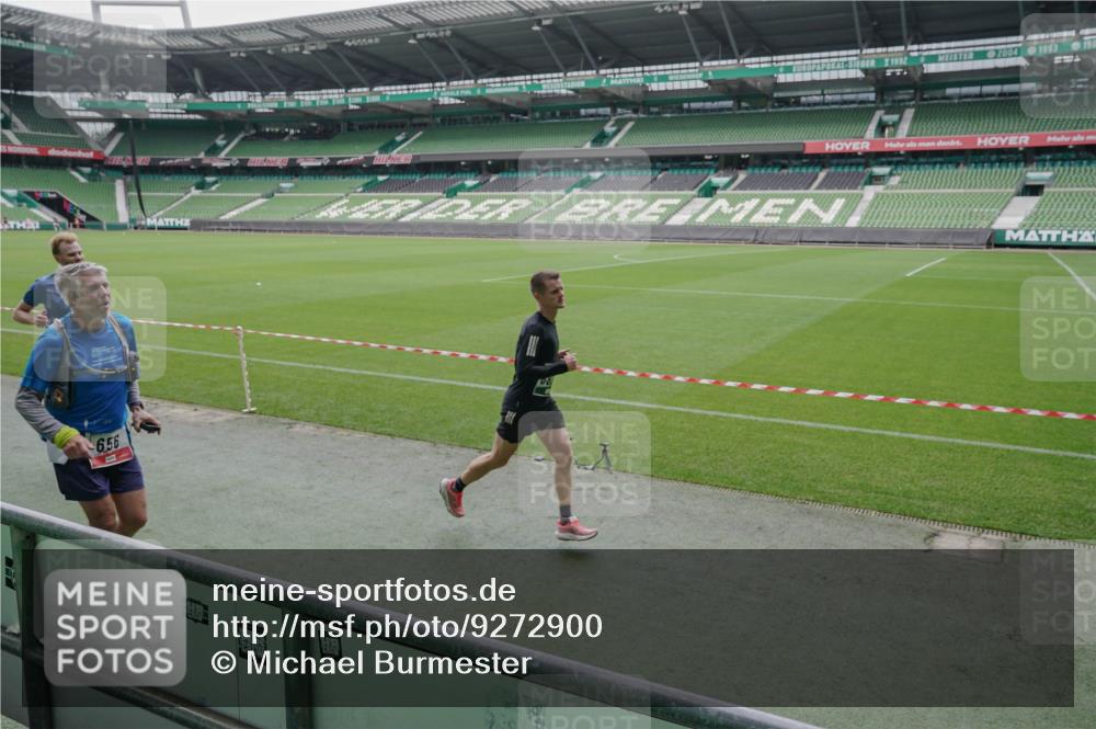 05.10.2025 - 20. swb-Marathon Bremen Michael Burmester http://msf.ph/oto/9272900 05.10.2025 12:47:39 Laufen im Stadion 223, 265, 344, 346, 391, 442, 505, 564, 656, 770, 1205, 1526, 1635, 1642, 1646, 2360, 2472, 2482, 2613, 2656, 2872, 2939, 3061, 4215, 4255, 4291, 4313, 4966, 4988, 5656, 5831, 6295, 6804, 7070, 7170, 7176, 7492, 7900, 8013, 502, 545, 609, 818, 862, 1521, 4848, 7583 meine-sportfotos.de