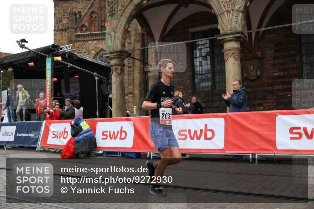 05.10.2025 - 20. swb-Marathon Bremen Yannick Fuchs http://msf.ph/oto/9272930 05.10.2025 12:20:32 Ziel 2037 meine-sportfotos.de