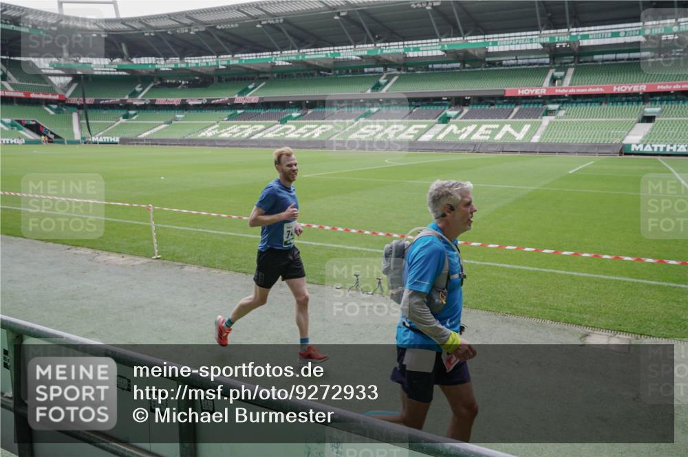 05.10.2025 - 20. swb-Marathon Bremen Michael Burmester http://msf.ph/oto/9272933 05.10.2025 12:47:40 Laufen im Stadion 223, 265, 344, 346, 391, 442, 505, 564, 656, 770, 1205, 1526, 1635, 1642, 1646, 2360, 2472, 2482, 2613, 2656, 2872, 2939, 3061, 4215, 4255, 4291, 4313, 4966, 4988, 5656, 5831, 6295, 6804, 7070, 7170, 7176, 7492, 7900, 8013, 223, 502, 545, 609, 818, 862, 1521, 4848, 6295, 7583 meine-sportfotos.de