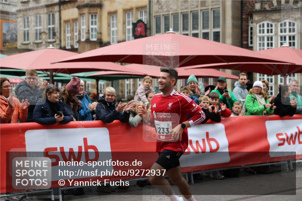 05.10.2025 - 20. swb-Marathon Bremen Yannick Fuchs http://msf.ph/oto/9272937 05.10.2025 12:21:04 Ziel 1233 meine-sportfotos.de