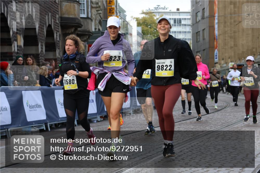 05.10.2025 - 20. swb-Marathon Bremen Strokosch-Dieckow http://msf.ph/oto/9272951 05.10.2025 11:11:10 Ziel 8865, 9245, 9264, 9273, 9479, 9664, 9822, 9823, 9836, 9837, 9948, 10183, 10614, 11158, 11257, 11568, 11578, 11580 meine-sportfotos.de