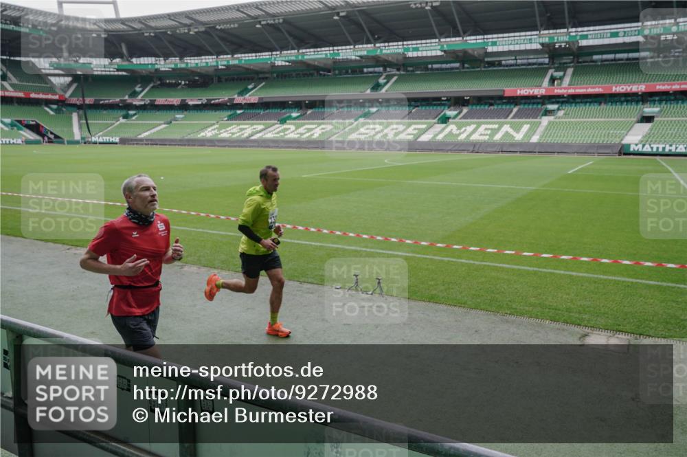 05.10.2025 - 20. swb-Marathon Bremen Michael Burmester http://msf.ph/oto/9272988 05.10.2025 12:47:48 Laufen im Stadion 265, 344, 346, 391, 442, 564, 656, 770, 1205, 1526, 1607, 1635, 1642, 1646, 2360, 2472, 2482, 2613, 2643, 2656, 2872, 3061, 4215, 4255, 4291, 4313, 4988, 5656, 5831, 5918, 6804, 7070, 7170, 7176, 7492, 7735, 7900, 8013, 223, 502, 505, 545, 818, 862, 2939, 4966, 4988, 6295 meine-sportfotos.de