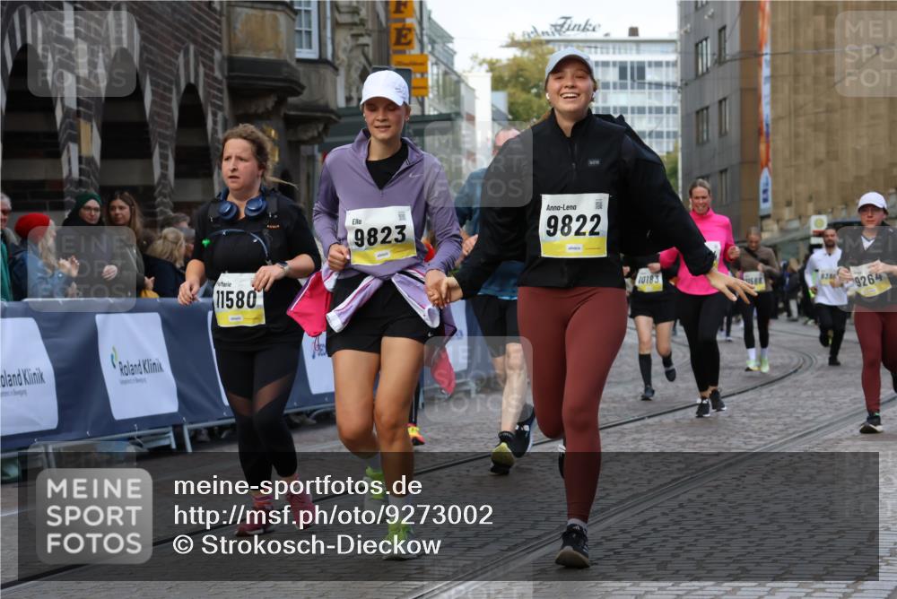 05.10.2025 - 20. swb-Marathon Bremen Strokosch-Dieckow http://msf.ph/oto/9273002 05.10.2025 11:11:10 Ziel 8865, 9245, 9264, 9273, 9479, 9664, 9822, 9823, 9836, 9837, 9948, 10183, 10614, 11158, 11257, 11568, 11578, 11580 meine-sportfotos.de