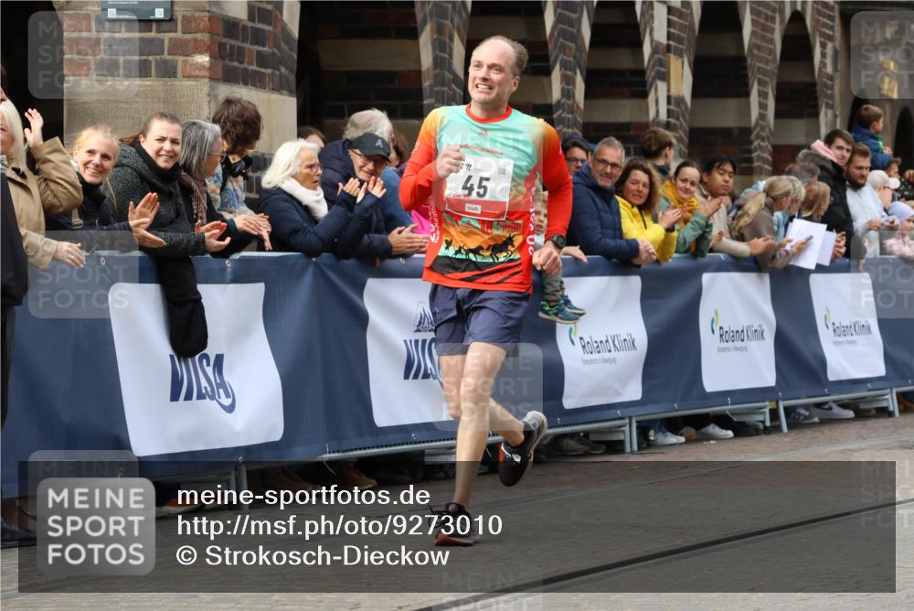 05.10.2025 - 20. swb-Marathon Bremen Strokosch-Dieckow http://msf.ph/oto/9273010 05.10.2025 13:03:04 Ziel 45, 2036, 2141, 2939, 4629, 7675 meine-sportfotos.de