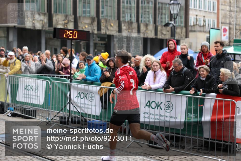 05.10.2025 - 20. swb-Marathon Bremen Yannick Fuchs http://msf.ph/oto/9273011 05.10.2025 12:21:06 Ziel 282, 1233 meine-sportfotos.de