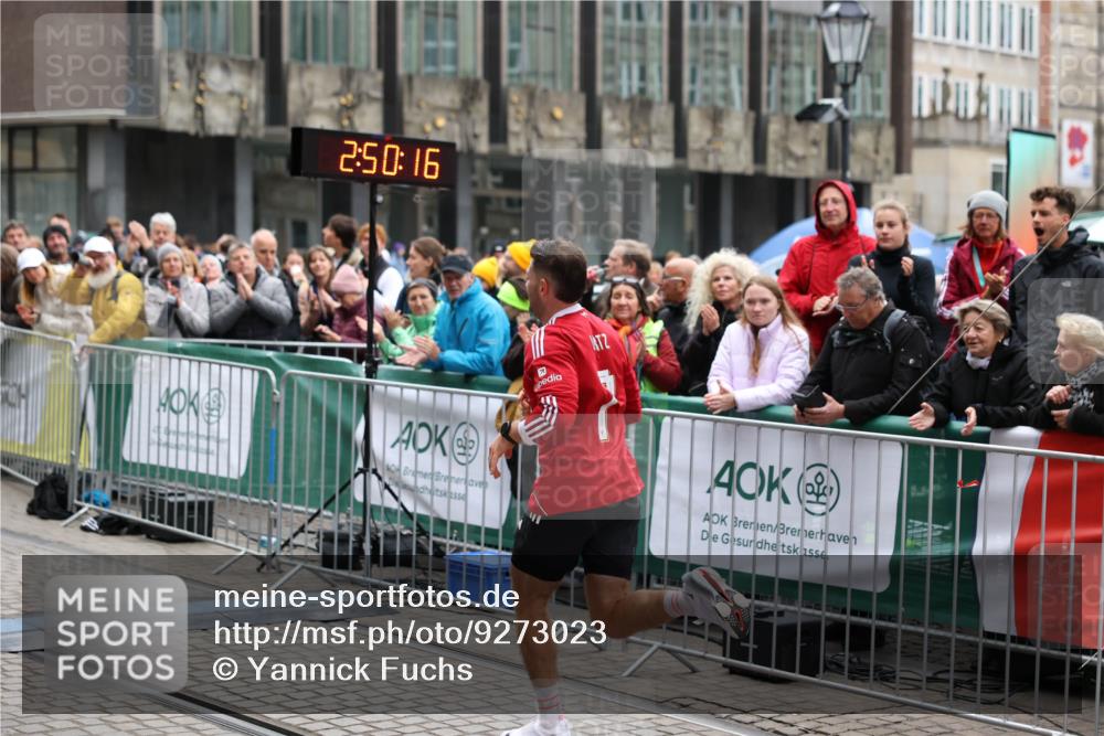 05.10.2025 - 20. swb-Marathon Bremen Yannick Fuchs http://msf.ph/oto/9273023 05.10.2025 12:21:06 Ziel 282, 1233 meine-sportfotos.de