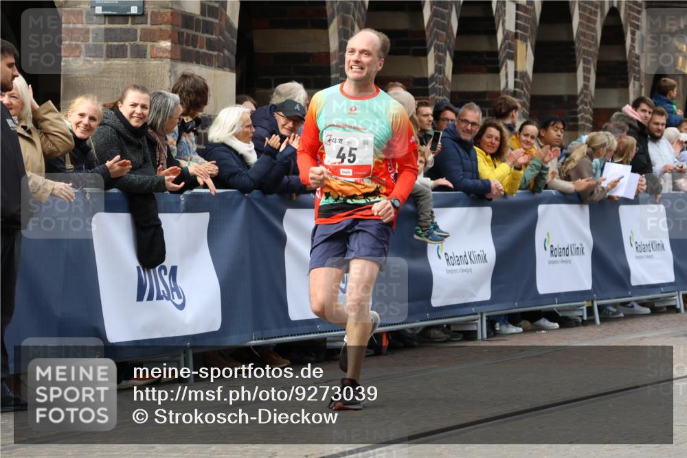 05.10.2025 - 20. swb-Marathon Bremen Strokosch-Dieckow http://msf.ph/oto/9273039 05.10.2025 13:03:04 Ziel 45, 2036, 2141, 2939, 4629, 7675 meine-sportfotos.de