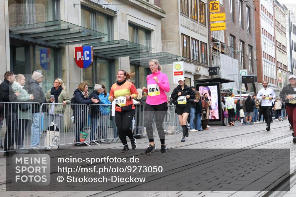 05.10.2025 - 20. swb-Marathon Bremen Strokosch-Dieckow http://msf.ph/oto/9273050 05.10.2025 11:10:53 Ziel 8865, 9011, 9245, 9264, 9273, 9386, 9479, 9664, 9822, 9823, 9836, 9837, 9948, 10183, 10415, 10614, 11158, 11257, 11395, 11560, 11568, 11578, 11580, 8865, 9011, 9245, 9264, 9273, 9386, 9479, 9664, 9822, 9823, 9836, 9837, 9948, 10183, 10415, 10614, 11158, 11257, 11395, 11560, 11568, 11578, 11580 meine-sportfotos.de