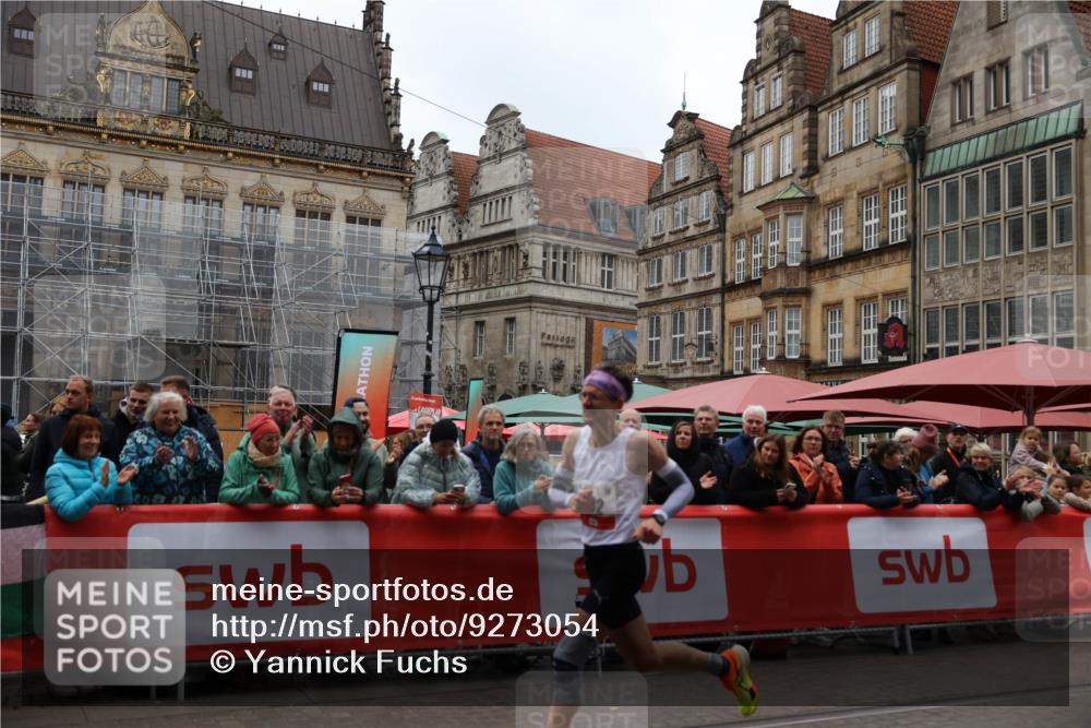 05.10.2025 - 20. swb-Marathon Bremen Yannick Fuchs http://msf.ph/oto/9273054 05.10.2025 12:21:08 Ziel 282, 1233 meine-sportfotos.de