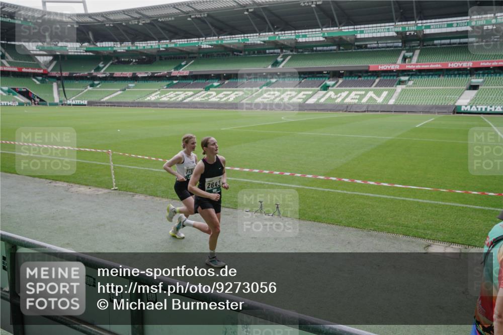 05.10.2025 - 20. swb-Marathon Bremen Michael Burmester http://msf.ph/oto/9273056 05.10.2025 12:47:54 Laufen im Stadion 344, 346, 391, 442, 564, 656, 770, 1205, 1370, 1526, 1607, 1642, 1646, 2241, 2360, 2472, 2482, 2613, 2643, 2656, 2872, 3061, 3768, 4215, 4255, 4291, 4313, 5264, 5656, 5831, 5918, 6804, 7070, 7170, 7176, 7492, 7735, 7831, 7900, 8013, 8729, 223, 265, 391, 502, 505, 545, 862, 1635, 2939, 4966, 4988, 6295 meine-sportfotos.de