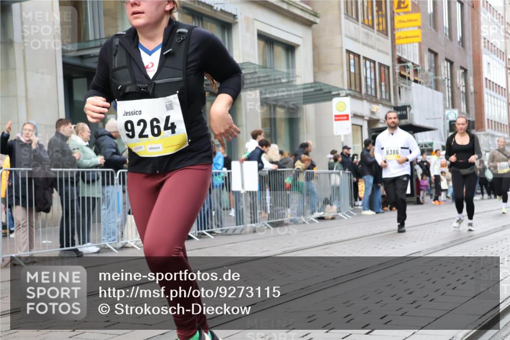 05.10.2025 - 20. swb-Marathon Bremen Strokosch-Dieckow http://msf.ph/oto/9273115 05.10.2025 11:10:56 Ziel 8865, 9011, 9245, 9264, 9273, 9386, 9479, 9664, 9822, 9823, 9836, 9837, 9948, 10183, 10614, 11083, 11158, 11257, 11395, 11568, 11578, 11580, 8865, 9011, 9245, 9264, 9273, 9386, 9479, 9664, 9822, 9823, 9836, 9837, 9948, 10183, 10614, 11083, 11158, 11257, 11395, 11568, 11578, 11580 meine-sportfotos.de