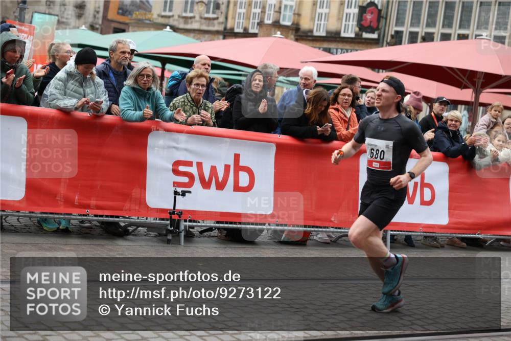 05.10.2025 - 20. swb-Marathon Bremen Yannick Fuchs http://msf.ph/oto/9273122 05.10.2025 12:21:28 Ziel 680 meine-sportfotos.de