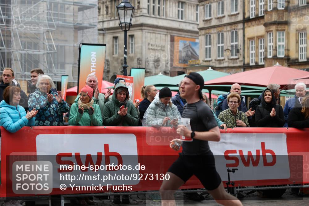 05.10.2025 - 20. swb-Marathon Bremen Yannick Fuchs http://msf.ph/oto/9273130 05.10.2025 12:21:29 Ziel 680 meine-sportfotos.de