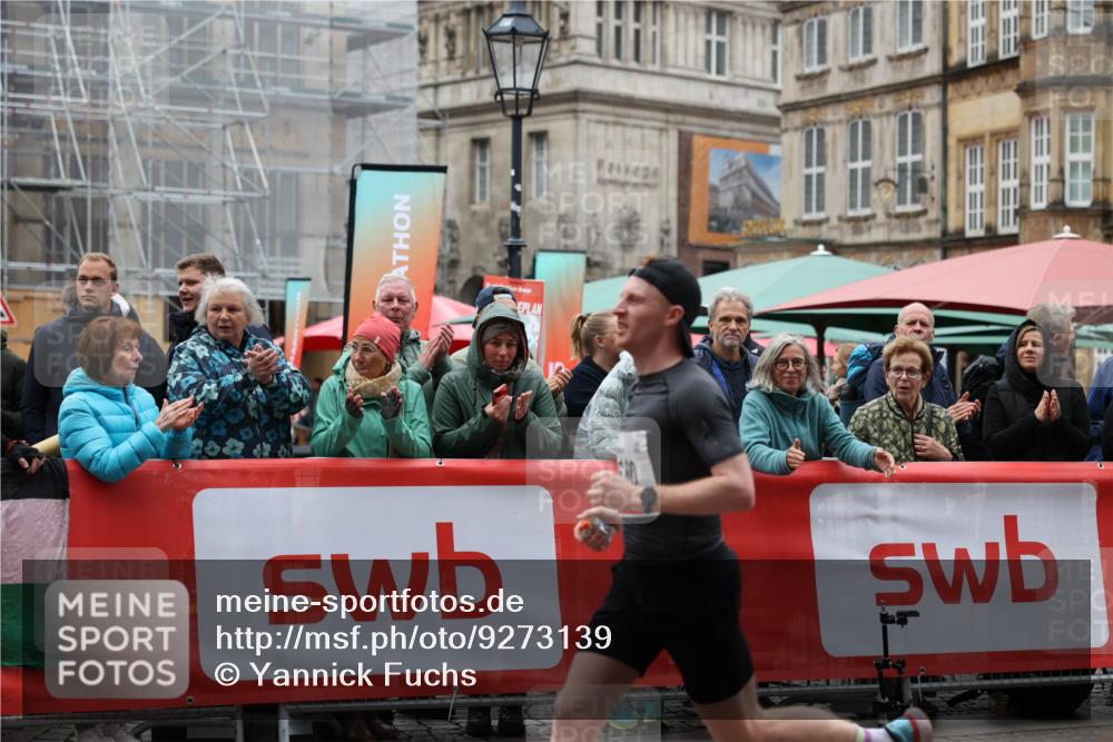 05.10.2025 - 20. swb-Marathon Bremen Yannick Fuchs http://msf.ph/oto/9273139 05.10.2025 12:21:29 Ziel 680 meine-sportfotos.de