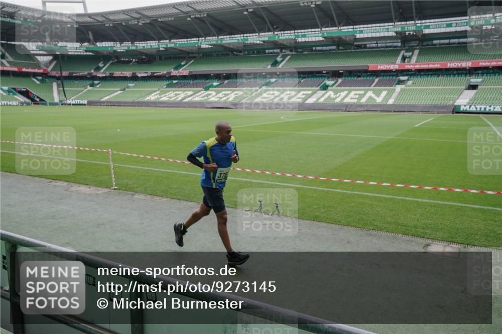 05.10.2025 - 20. swb-Marathon Bremen Michael Burmester http://msf.ph/oto/9273145 05.10.2025 12:48:04 Laufen im Stadion 344, 346, 442, 564, 656, 770, 1205, 1370, 1526, 1607, 1642, 1646, 2241, 2360, 2472, 2482, 2613, 2643, 2656, 2872, 3061, 3324, 3768, 4215, 4255, 4291, 4313, 4353, 5264, 5656, 5831, 5918, 6804, 7070, 7170, 7176, 7492, 7735, 7831, 7900, 8729, 8932, 265, 391, 505, 1635, 2939, 4966, 4988, 5831, 7170, 8013 meine-sportfotos.de