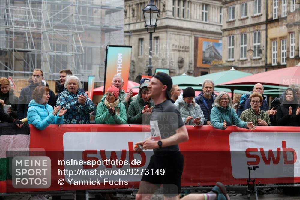 05.10.2025 - 20. swb-Marathon Bremen Yannick Fuchs http://msf.ph/oto/9273149 05.10.2025 12:21:29 Ziel 680 meine-sportfotos.de