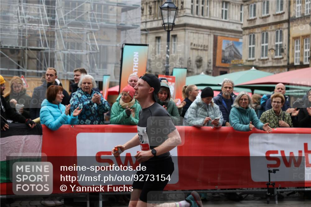 05.10.2025 - 20. swb-Marathon Bremen Yannick Fuchs http://msf.ph/oto/9273154 05.10.2025 12:21:29 Ziel 680 meine-sportfotos.de