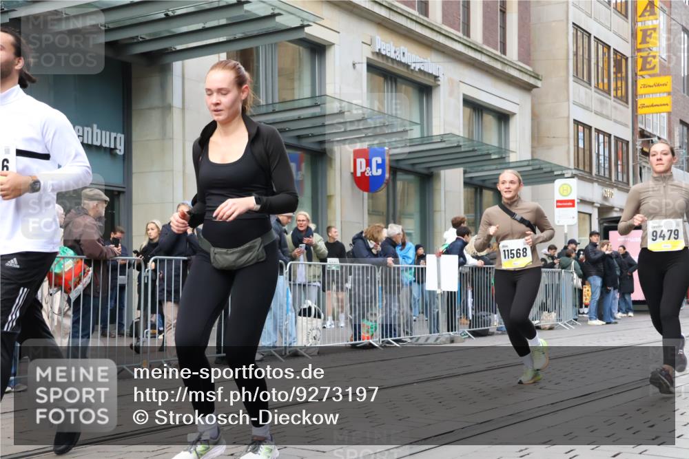 05.10.2025 - 20. swb-Marathon Bremen Strokosch-Dieckow http://msf.ph/oto/9273197 05.10.2025 11:11:00 Ziel 8865, 9011, 9245, 9264, 9273, 9386, 9479, 9822, 9823, 9836, 9837, 9948, 10183, 10320, 10614, 11030, 11083, 11158, 11257, 11568, 11578, 11580, 8865, 9011, 9245, 9264, 9273, 9386, 9479, 9822, 9823, 9836, 9837, 9948, 10183, 10320, 10614, 11030, 11083, 11158, 11257, 11568, 11578, 11580 meine-sportfotos.de