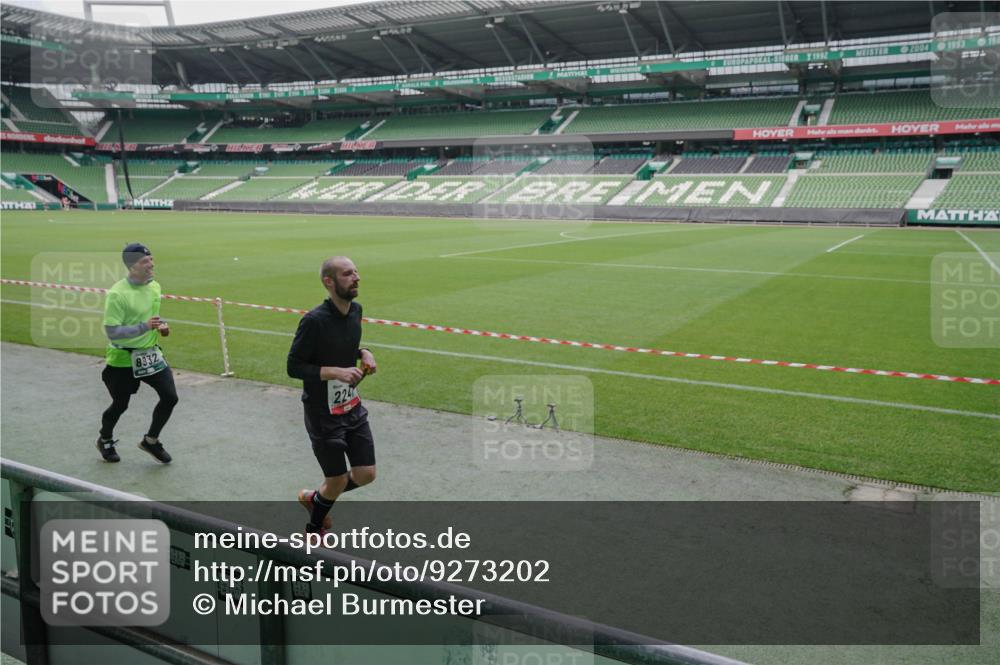 05.10.2025 - 20. swb-Marathon Bremen Michael Burmester http://msf.ph/oto/9273202 05.10.2025 12:48:14 Laufen im Stadion 344, 346, 564, 656, 1205, 1370, 1526, 1607, 1642, 1646, 1724, 2241, 2360, 2643, 2656, 2974, 3324, 3768, 3819, 4291, 4313, 4353, 5103, 5264, 5786, 5918, 6251, 6804, 7176, 7492, 7735, 7831, 7900, 8244, 8729, 8923, 8932, 391, 442, 770, 2472, 2482, 2613, 2872, 3061, 4215, 4255, 5656, 5831, 7070, 7170, 8013 meine-sportfotos.de