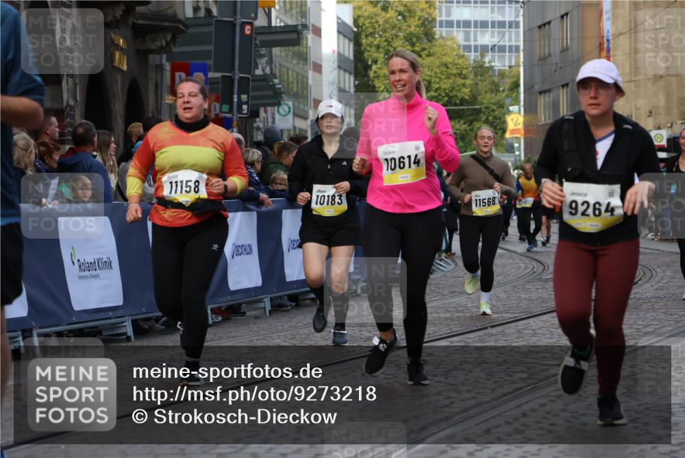 05.10.2025 - 20. swb-Marathon Bremen Strokosch-Dieckow http://msf.ph/oto/9273218 05.10.2025 11:11:13 Ziel 8865, 9011, 9245, 9264, 9273, 9386, 9479, 9822, 9823, 9836, 9837, 10183, 10614, 11158, 11568, 11578, 11580 meine-sportfotos.de
