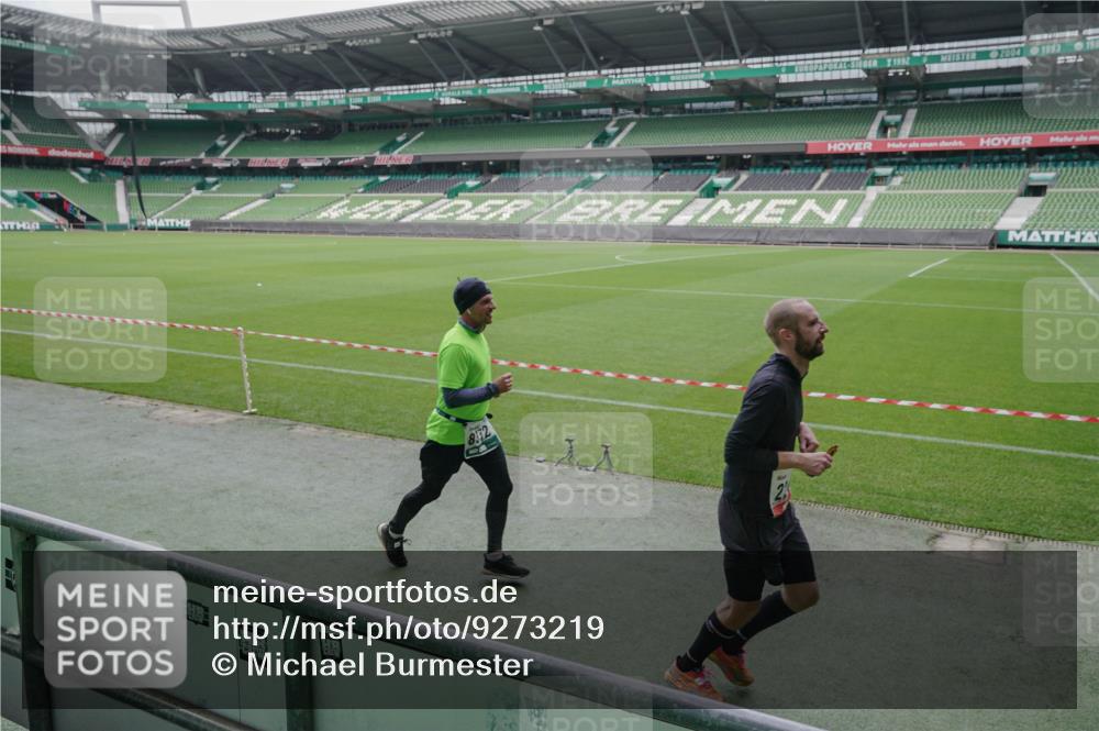 05.10.2025 - 20. swb-Marathon Bremen Michael Burmester http://msf.ph/oto/9273219 05.10.2025 12:48:15 Laufen im Stadion 344, 346, 564, 656, 1205, 1370, 1526, 1607, 1642, 1646, 1724, 2241, 2360, 2643, 2656, 2974, 3324, 3768, 3819, 4291, 4313, 4353, 5103, 5264, 5786, 5918, 6251, 6804, 7176, 7492, 7735, 7831, 7900, 8244, 8729, 8923, 8932, 442, 770, 2472, 2482, 2613, 2872, 3061, 4215, 4255, 5656, 5831, 7070, 7170, 8013 meine-sportfotos.de