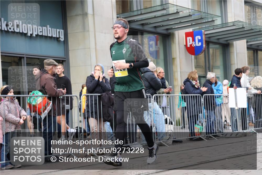 05.10.2025 - 20. swb-Marathon Bremen Strokosch-Dieckow http://msf.ph/oto/9273228 05.10.2025 11:11:07 Ziel 9011, 9264, 9386, 9453, 9479, 10058, 10183, 10264, 10320, 10333, 10614, 11030, 11083, 11158, 11191, 11568, 11578, 9011, 9264, 9386, 9453, 9479, 10058, 10183, 10264, 10320, 10333, 10614, 11030, 11083, 11158, 11191, 11568, 11578 meine-sportfotos.de