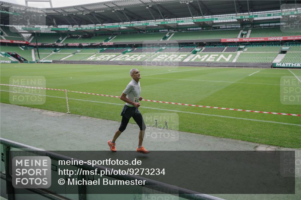 05.10.2025 - 20. swb-Marathon Bremen Michael Burmester http://msf.ph/oto/9273234 05.10.2025 12:48:17 Laufen im Stadion 344, 346, 492, 564, 1205, 1370, 1526, 1607, 1642, 1646, 1724, 2241, 2360, 2643, 2656, 2974, 3320, 3324, 3768, 3819, 4291, 4313, 4353, 5103, 5264, 5786, 5918, 6251, 6804, 7176, 7492, 7735, 7831, 7900, 8244, 8729, 8897, 8923, 8932, 346, 442, 656, 770, 2472, 2482, 2613, 2872, 3061, 4215, 4255, 4313, 5656, 5831, 7070, 7170, 8013 meine-sportfotos.de