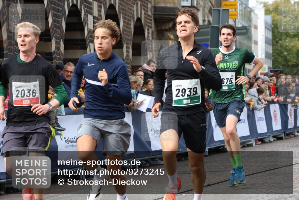05.10.2025 - 20. swb-Marathon Bremen Strokosch-Dieckow http://msf.ph/oto/9273245 05.10.2025 13:03:10 Ziel 2036, 2939, 5831, 7675 meine-sportfotos.de