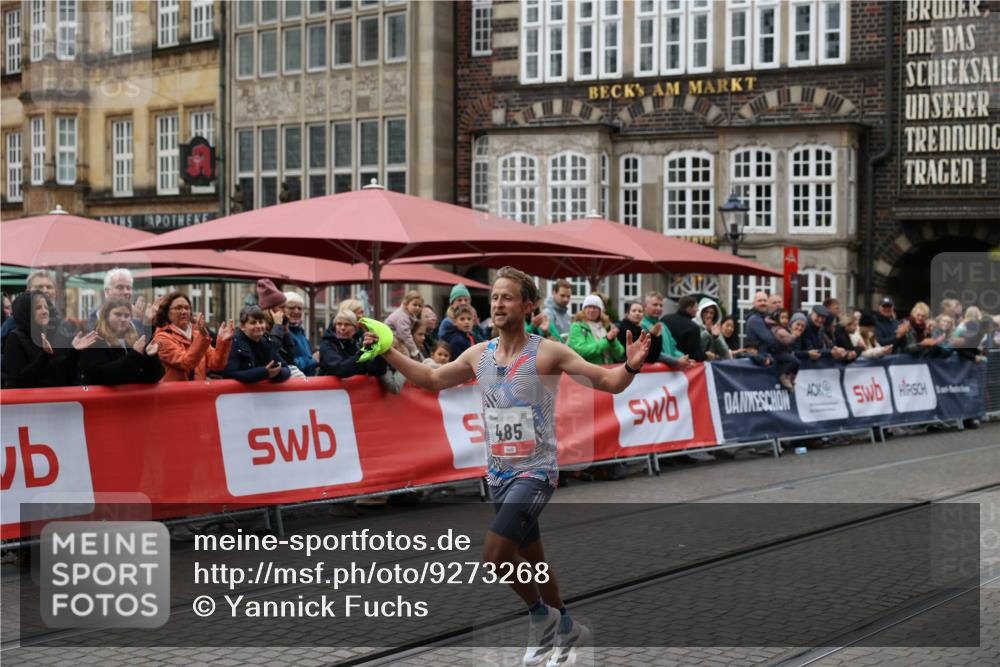 05.10.2025 - 20. swb-Marathon Bremen Yannick Fuchs http://msf.ph/oto/9273268 05.10.2025 12:22:12 Ziel 485 meine-sportfotos.de