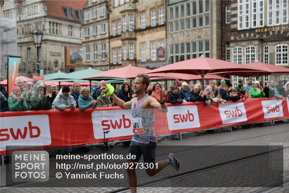 05.10.2025 - 20. swb-Marathon Bremen Yannick Fuchs http://msf.ph/oto/9273301 05.10.2025 12:22:13 Ziel 485 meine-sportfotos.de