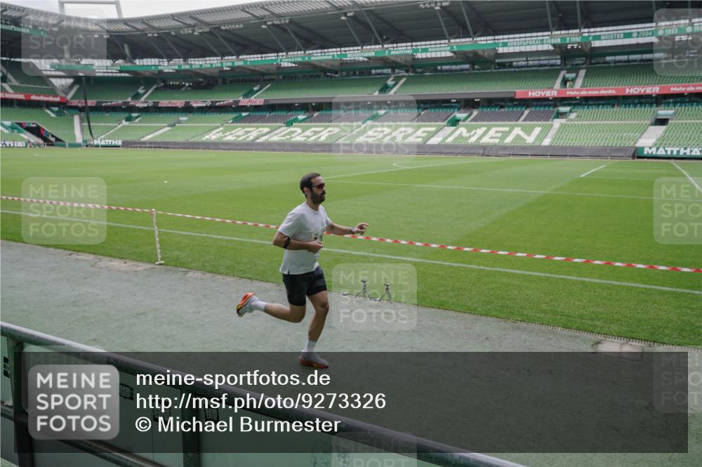 05.10.2025 - 20. swb-Marathon Bremen Michael Burmester http://msf.ph/oto/9273326 05.10.2025 12:48:27 Laufen im Stadion 492, 1370, 1526, 1607, 1625, 1642, 1646, 1724, 2241, 2360, 2643, 2974, 3320, 3324, 3768, 3819, 4353, 5103, 5264, 5599, 5786, 5918, 6251, 6463, 6632, 6804, 7735, 7831, 7900, 8244, 8687, 8729, 8897, 8923, 8932, 344, 346, 442, 564, 656, 1205, 1642, 2472, 2482, 2613, 2656, 2872, 3061, 4215, 4255, 4291, 4313, 5656, 7070, 7176, 7492 meine-sportfotos.de