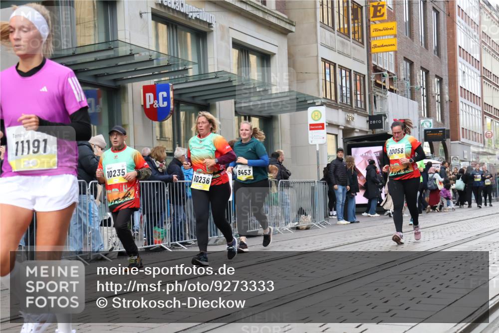 05.10.2025 - 20. swb-Marathon Bremen Strokosch-Dieckow http://msf.ph/oto/9273333 05.10.2025 11:11:14 Ziel 9453, 9680, 9999, 10058, 10235, 10236, 10264, 10320, 10333, 11030, 11083, 11172, 11191, 9453, 9680, 9999, 10058, 10235, 10236, 10264, 10320, 10333, 11030, 11083, 11172, 11191 meine-sportfotos.de