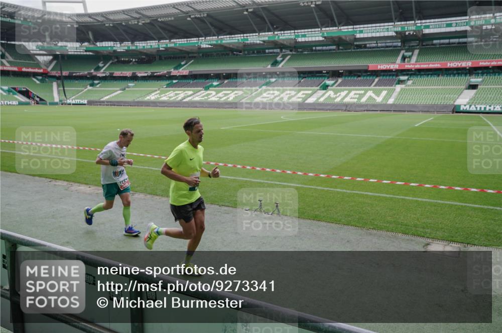 05.10.2025 - 20. swb-Marathon Bremen Michael Burmester http://msf.ph/oto/9273341 05.10.2025 12:48:29 Laufen im Stadion 492, 1370, 1526, 1607, 1625, 1646, 1724, 2241, 2360, 2643, 2974, 3320, 3324, 3768, 3819, 4353, 5103, 5264, 5599, 5786, 5918, 6251, 6463, 6632, 6804, 7735, 7831, 7900, 8244, 8507, 8687, 8729, 8897, 8923, 8932, 344, 346, 564, 656, 1205, 1642, 1646, 2472, 2482, 2656, 2872, 3061, 4215, 4255, 4291, 4313, 6804, 7070, 7176, 7492 meine-sportfotos.de