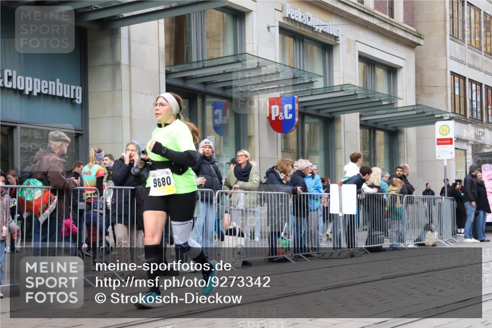 05.10.2025 - 20. swb-Marathon Bremen Strokosch-Dieckow http://msf.ph/oto/9273342 05.10.2025 11:11:20 Ziel 9453, 9648, 9680, 9784, 9999, 10058, 10235, 10236, 10264, 10320, 10333, 10540, 11030, 11083, 11088, 11172, 11191, 9453, 9648, 9680, 9784, 9999, 10058, 10235, 10236, 10264, 10320, 10333, 10540, 11030, 11083, 11088, 11172, 11191 meine-sportfotos.de