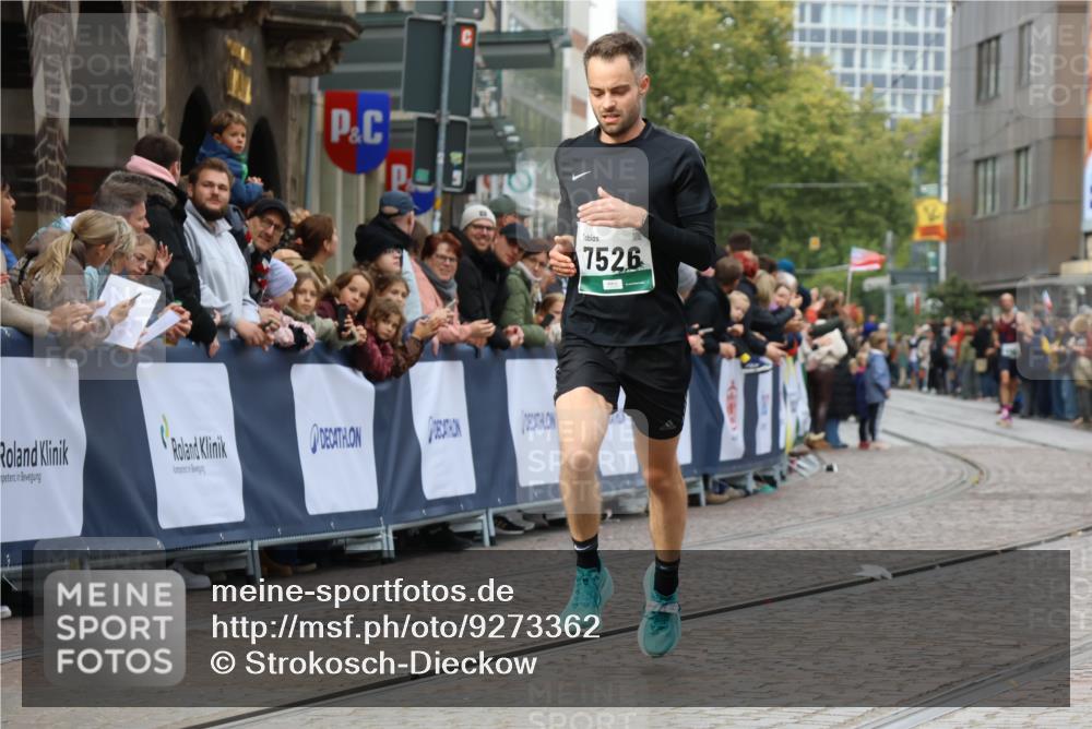 05.10.2025 - 20. swb-Marathon Bremen Strokosch-Dieckow http://msf.ph/oto/9273362 05.10.2025 13:03:19 Ziel 7526 meine-sportfotos.de