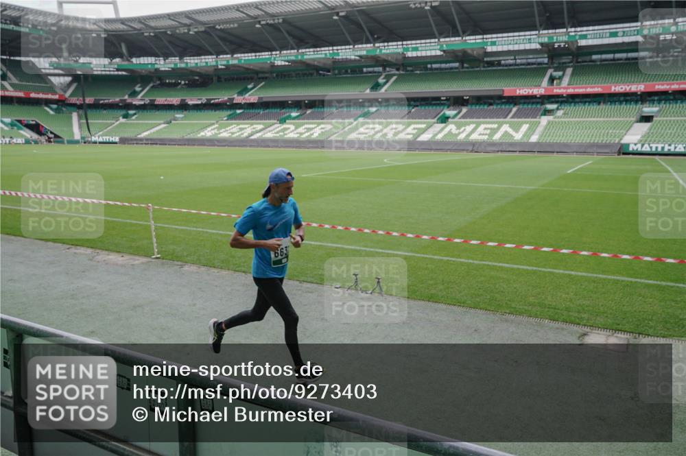 05.10.2025 - 20. swb-Marathon Bremen Michael Burmester http://msf.ph/oto/9273403 05.10.2025 12:48:33 Laufen im Stadion 492, 1370, 1526, 1607, 1625, 1724, 2241, 2360, 2643, 2974, 3320, 3324, 3768, 3819, 4353, 5103, 5264, 5599, 5786, 5918, 6171, 6251, 6463, 6632, 7735, 7831, 7900, 7904, 8244, 8507, 8687, 8729, 8897, 8923, 8932, 344, 346, 564, 656, 1205, 1642, 1646, 2360, 2656, 3061, 4215, 4291, 4313, 6804, 7176, 7492, 7900 meine-sportfotos.de