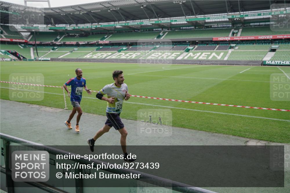 05.10.2025 - 20. swb-Marathon Bremen Michael Burmester http://msf.ph/oto/9273439 05.10.2025 12:48:37 Laufen im Stadion 492, 1195, 1370, 1607, 1625, 1724, 2241, 2643, 2974, 3320, 3324, 3768, 3819, 4353, 5103, 5264, 5599, 5786, 5918, 6171, 6251, 6463, 6632, 7735, 7831, 7904, 8244, 8507, 8687, 8729, 8897, 8923, 8932, 344, 346, 564, 1205, 1526, 1642, 1646, 2360, 2656, 4291, 4313, 6804, 7176, 7492, 7900 meine-sportfotos.de