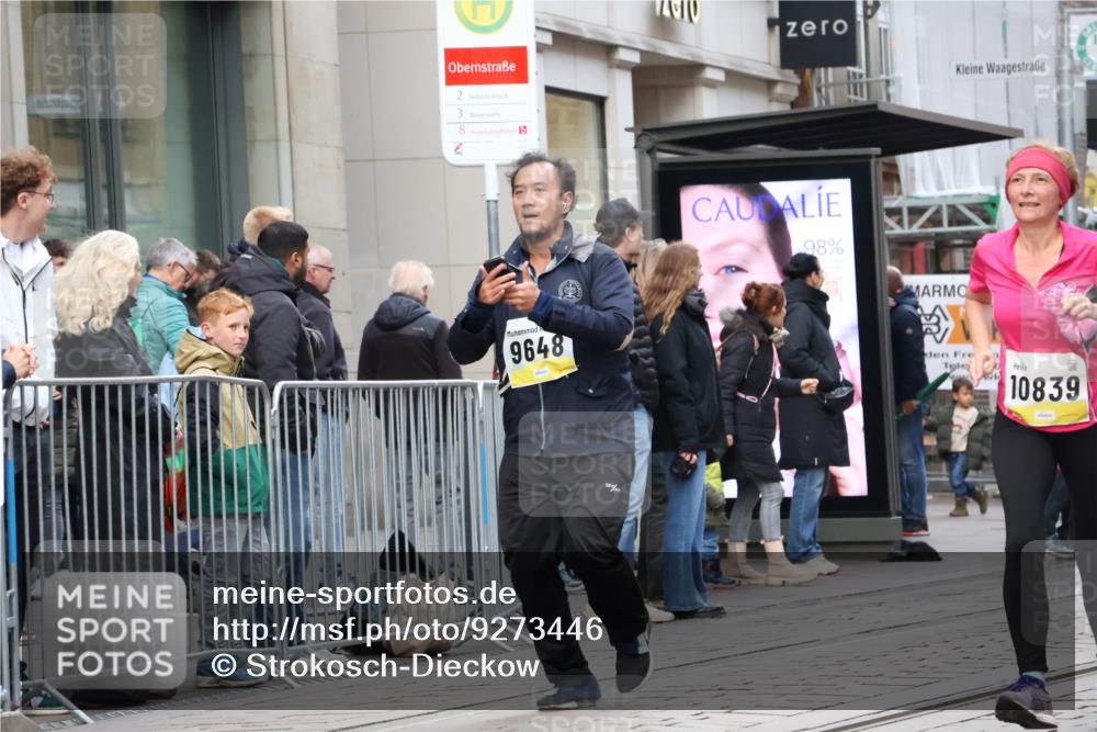 05.10.2025 - 20. swb-Marathon Bremen Strokosch-Dieckow http://msf.ph/oto/9273446 05.10.2025 11:11:32 Ziel 7007, 9420, 9648, 9680, 9726, 9784, 9867, 9999, 10058, 10235, 10236, 10499, 10540, 10815, 10839, 10849, 11088, 11172, 11215, 11563, 7007, 9420, 9648, 9680, 9726, 9784, 9867, 9999, 10058, 10235, 10236, 10499, 10540, 10815, 10839, 10849, 11088, 11172, 11215, 11563 meine-sportfotos.de