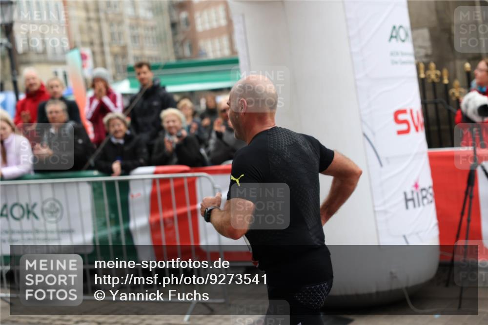 05.10.2025 - 20. swb-Marathon Bremen Yannick Fuchs http://msf.ph/oto/9273541 05.10.2025 12:25:08 Ziel 1357 meine-sportfotos.de