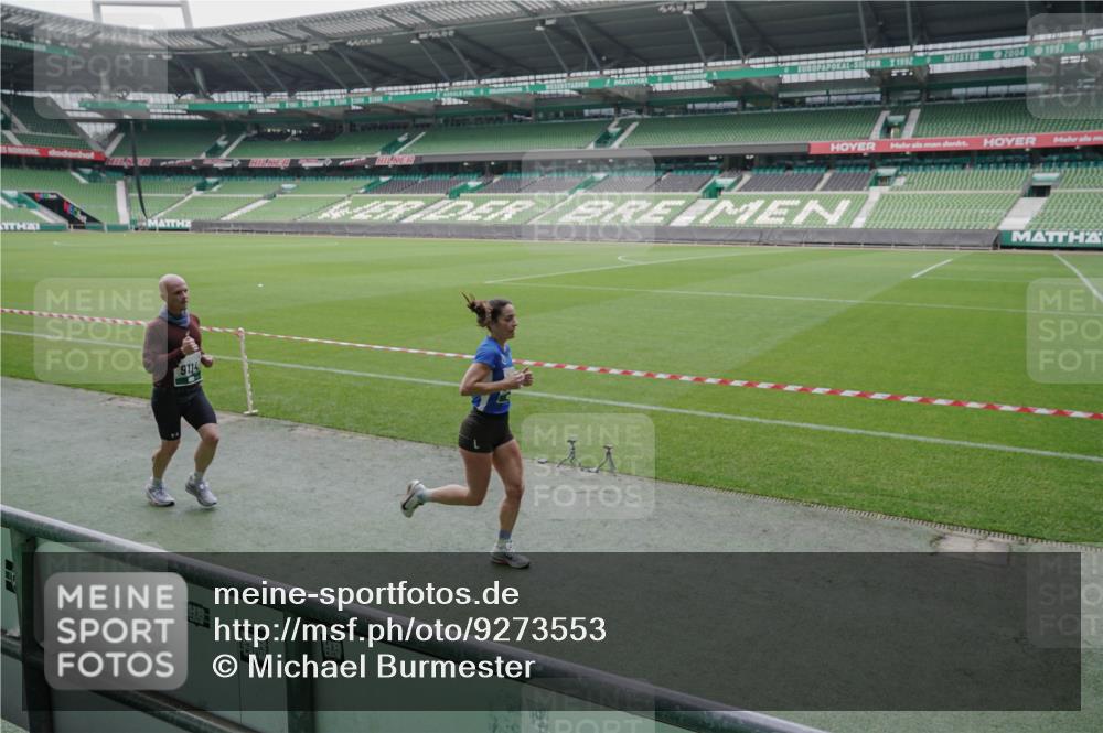 05.10.2025 - 20. swb-Marathon Bremen Michael Burmester http://msf.ph/oto/9273553 05.10.2025 12:48:50 Laufen im Stadion 492, 1195, 1370, 1625, 1654, 1724, 2119, 2241, 2594, 2974, 2988, 2990, 3320, 3324, 3819, 4353, 4385, 5103, 5599, 5786, 6171, 6251, 6463, 6632, 7831, 7904, 8244, 8507, 8630, 8687, 8897, 8923, 8932, 9114, 1526, 1607, 2360, 2643, 3768, 5264, 5918, 7735, 7831, 7900, 8729 meine-sportfotos.de