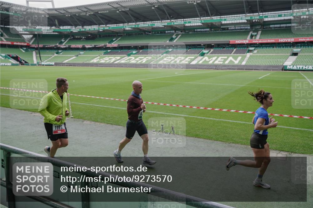05.10.2025 - 20. swb-Marathon Bremen Michael Burmester http://msf.ph/oto/9273570 05.10.2025 12:48:51 Laufen im Stadion 492, 1195, 1370, 1625, 1654, 1724, 2119, 2241, 2594, 2974, 2988, 2990, 3320, 3324, 3819, 4353, 4385, 5103, 5599, 5786, 6171, 6251, 6463, 6632, 7904, 8244, 8507, 8630, 8687, 8897, 8923, 8932, 9114, 1526, 1607, 2360, 2643, 3768, 5264, 5918, 7735, 7831, 7900, 8729 meine-sportfotos.de
