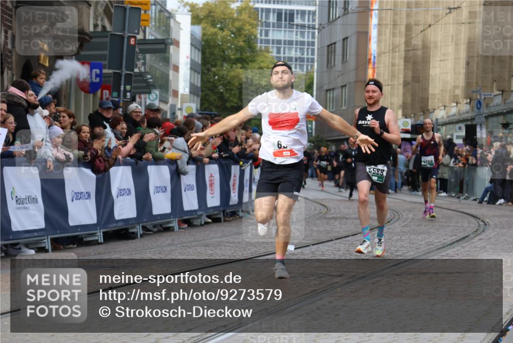 05.10.2025 - 20. swb-Marathon Bremen Strokosch-Dieckow http://msf.ph/oto/9273579 05.10.2025 13:03:30 Ziel 635, 2613, 4786, 5588 meine-sportfotos.de
